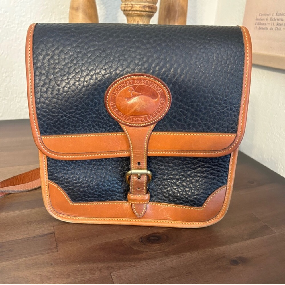 Dooney & Bourke Black and Tan AWL Pebble Leather Square Surrey Vintage Bag 1990s